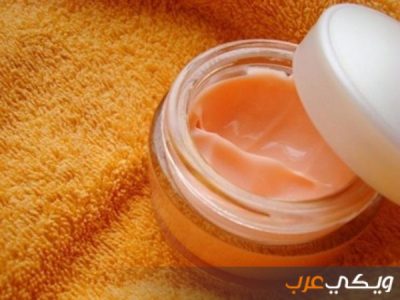 تكمن أهمية وضع الكريمات بعد الاستحمام لحماية الجلد من الجفاف وترطيبة
